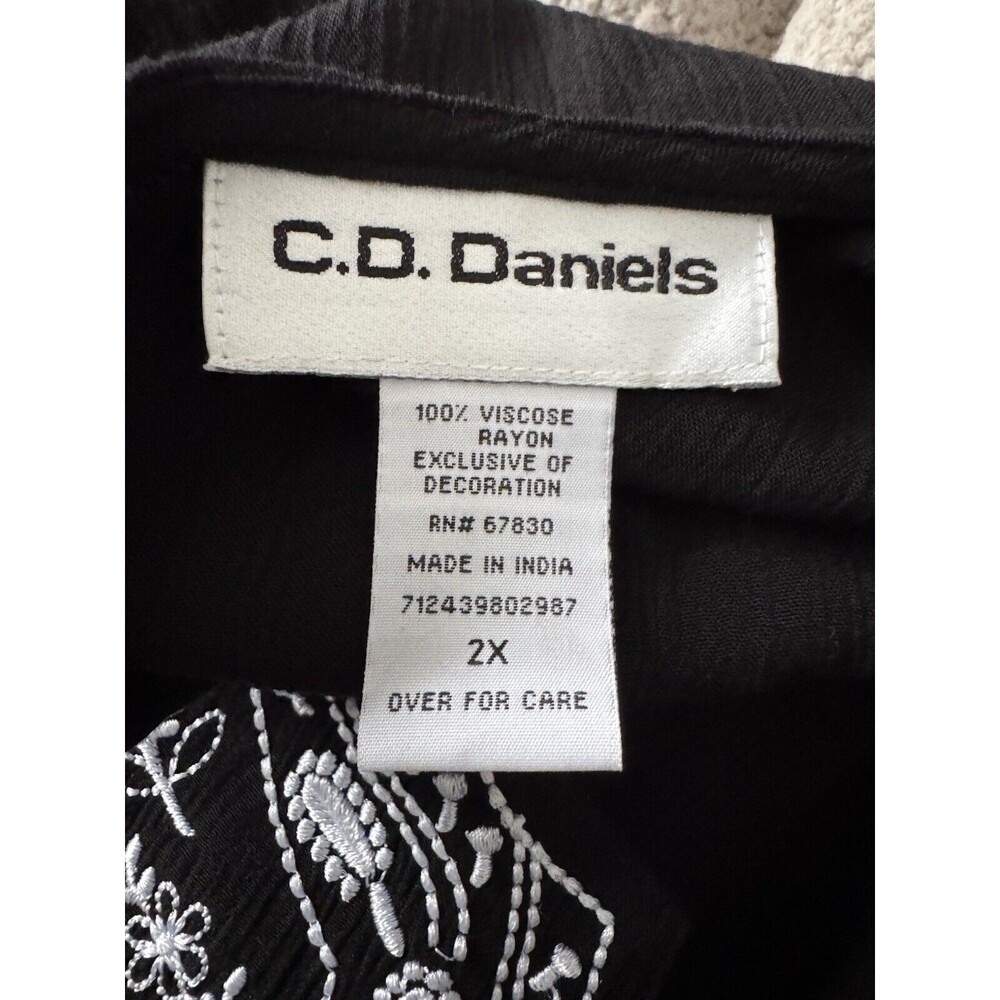 C D Daniels Embroidered Tunic Top Blouse Black Wo… - image 2
